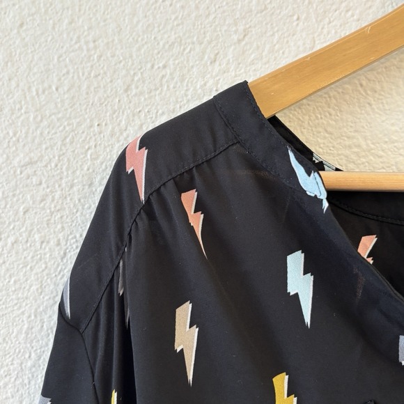 Torrid Harper Boho‎ Georgette Lightening Bolt Tunic Top Size 3/3X Career Office - Picture 3 of 10